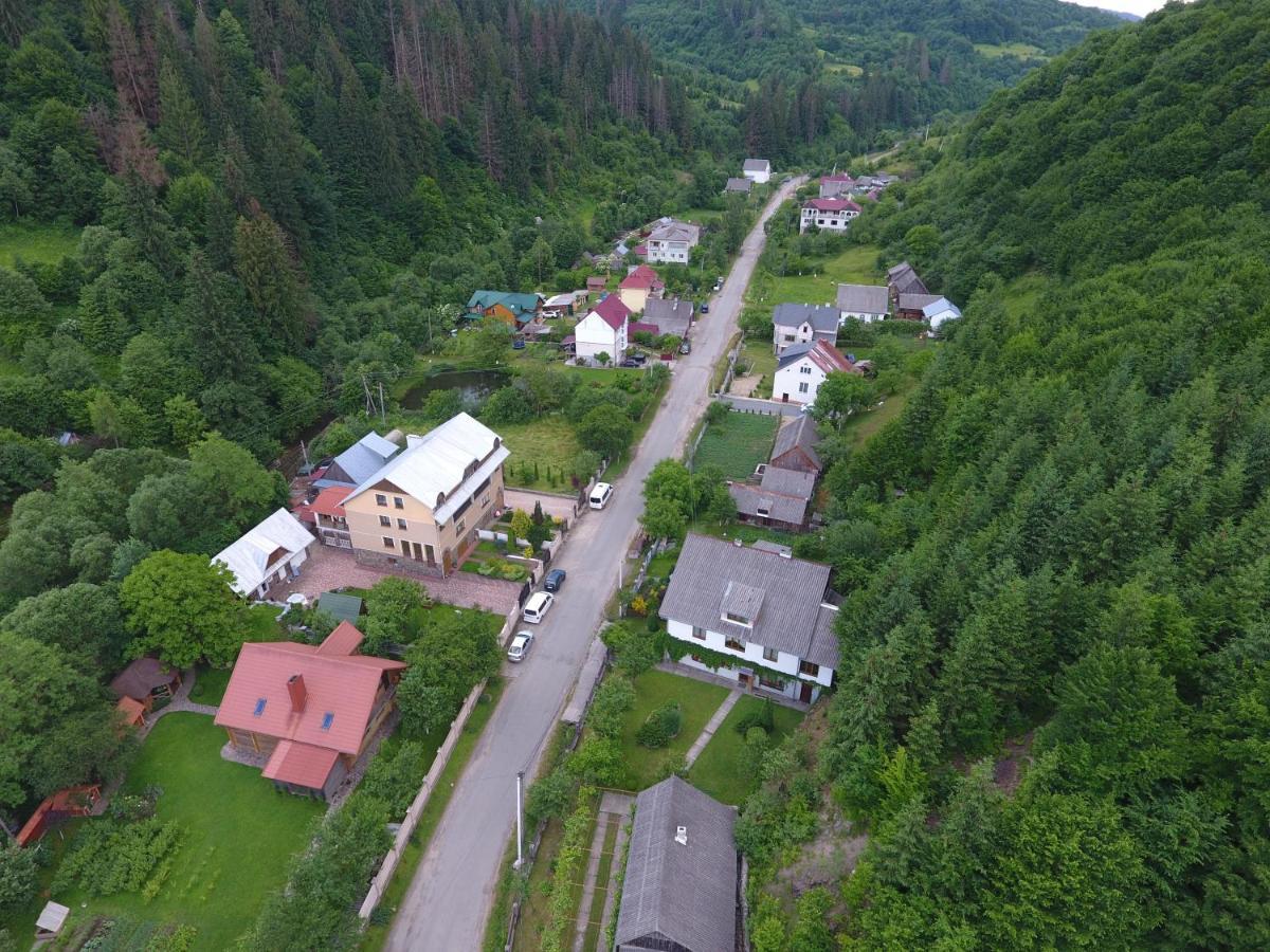 Садиба У Брусків Mizhhirya  Buitenkant foto