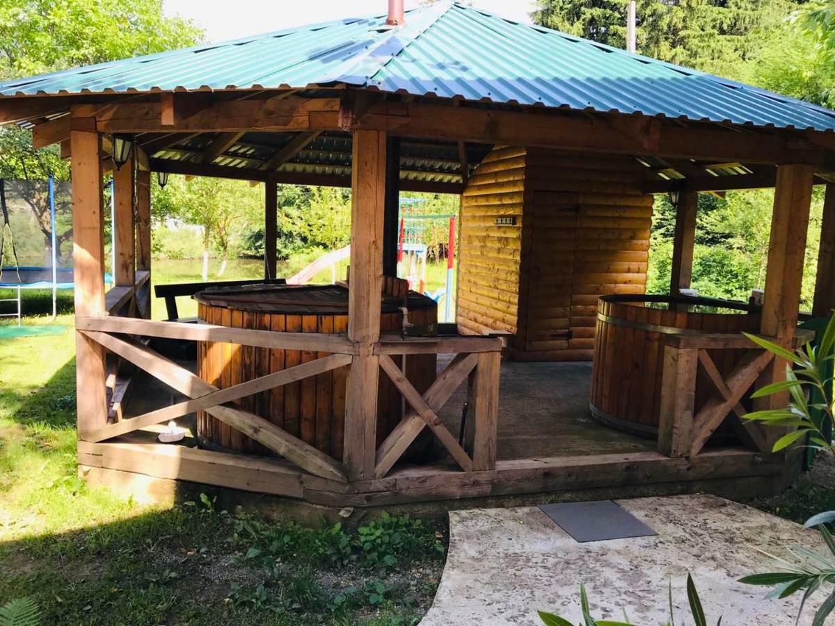 Садиба У Брусків Mizhhirya  Buitenkant foto